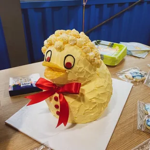 Custom bluey duck cake.
