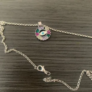 Broken jewel and broken chain, didnt even last two weeks