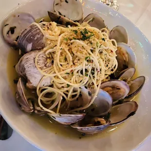 Clam pasta