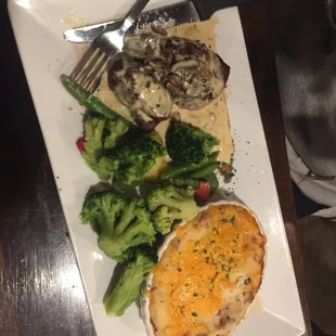 Tenderloin medallions with bacon mashed potatoes and vegetable