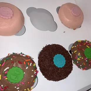 Strawberry cupcake, Old Fashioned Birthday Cake , Dark Chocolate Cupcake