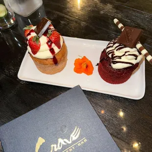 Strawcup Berrycake and red velvet