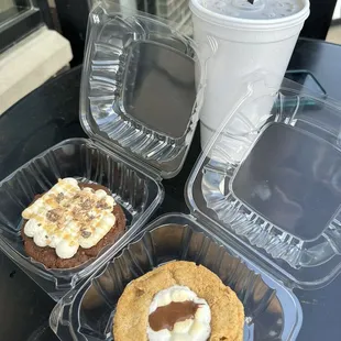 Cookies and coconut crave