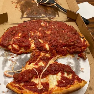 pepperoni ? Taste like it looks,not even hot all the way and you get one piece of pepperoni on each piece wow thanks for wasting my money