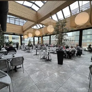 Beautiful setting, can o my imagine dining while it's snowing.