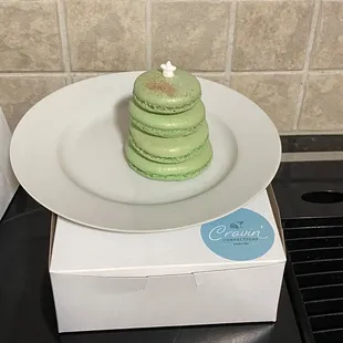 Eggnog macaron tree