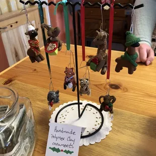  cake with a bunch of teddy bears on it