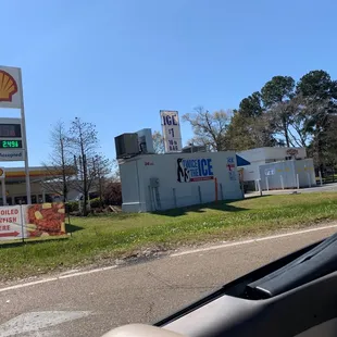 It&apos;s in the old car wash, drive thru crawfish!