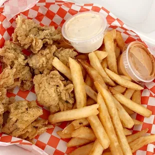 Fried oysters and fries