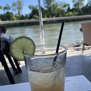 Long Island by the river? Yes please