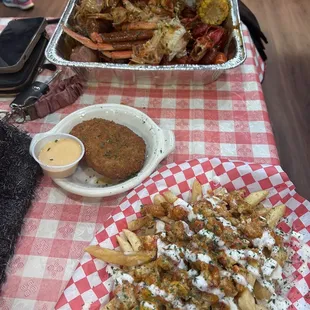 Loaded Crawfish Fries, Crabcake (2)