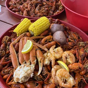 crawfish, corn, potatoes, corn on the cob, potatoes, corn on the cob