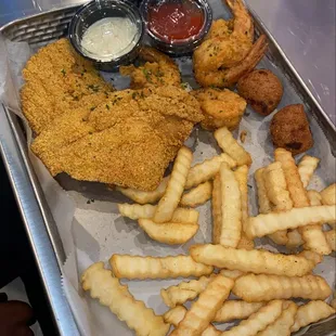 chicken wings and fried chicken, food