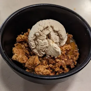 WARM PEACH COBBLER - 2/5