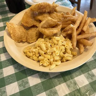 Catfish, fries, Mac