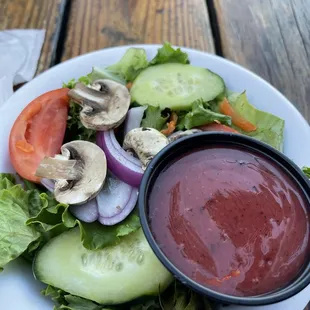 Salad w/raspberry vinaigrette