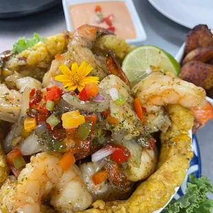 Mofongo relleno con camarones