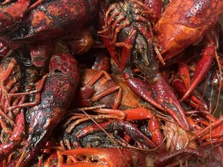 Hank's Crawfish Bar & Grill