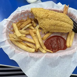 Kids Meal: 1 pc fillet fried soft come with fries and 1 hush puppy