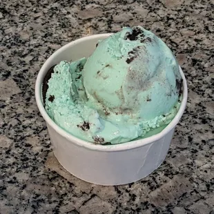 Oreo mint (lid off)
