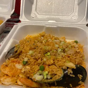 Spicy seafood fried rice