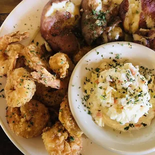 Fried Shrimp Basket with red potatoes