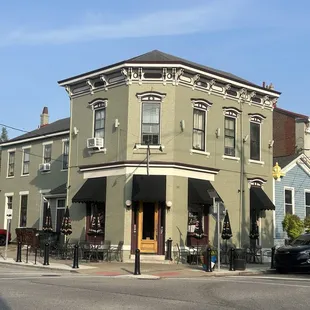 Crazy Fox Saloon