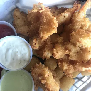 Fried shrimp and the best green sauce everrrrrrr