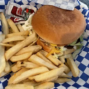 Cheeseburger with jalapeños and avocado. The only thing we tried that wasn&apos;t impressive- just okay
