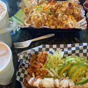 Flautas and Dorilokos.