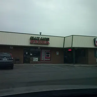 Parking lot shot of Crazy Gator pizza