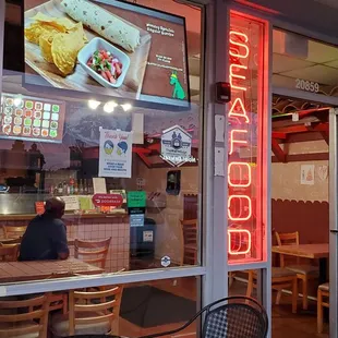 the outside of a restaurant