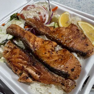 Salmon Teriyaki Plate- ok, thin fish | IG: veryhangrymary
