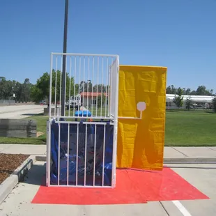 DUNK TANK