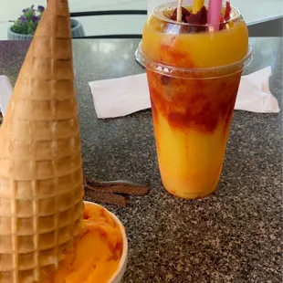 Forgot the name but it is mango Chile flavored gelato And a mango Chile smoothie They also have regular flavor gelato