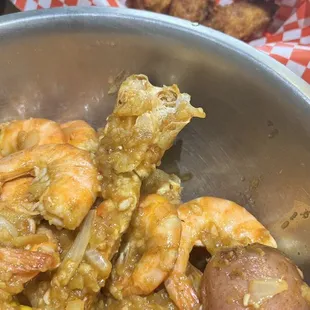 Cajun Wings 5 Pcs,  1lb of crab, 1lb of shrimp