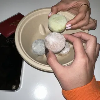 MOCHI ICE CREAM (4 pc)