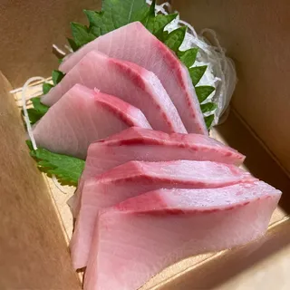 YELLOWTAIL SASHIMI