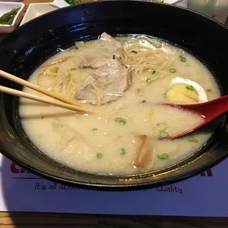 TONKOTSU RAMEN