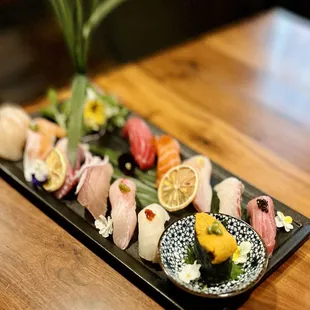 TOKUSEN SUSHI (12 PCS)