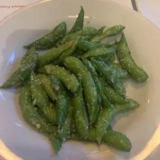 SPICY GARLIC EDAMAME