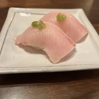 YELLOWTAIL BELLY SUSHI