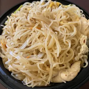 N1. Pad Thai - chicken