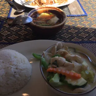 C2. Green Curry Lunch, S4. Tom Kha Soup, N1. Pad Thai Lunch... all delicious &amp; would order again