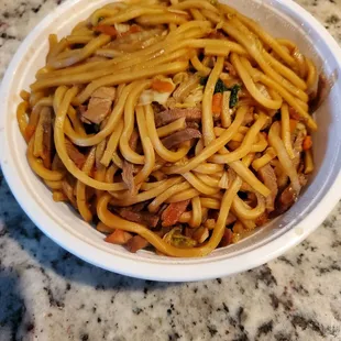 Pork lo mein