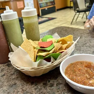 Sauces, salsa, &amp; chips