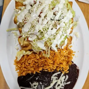 Flour tortilla chicken flautas