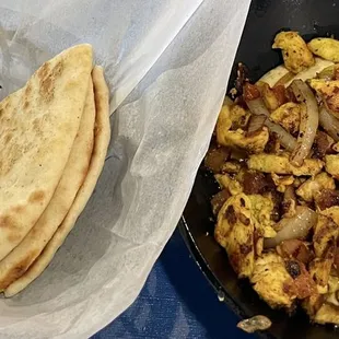 Hummus chicken schawarma