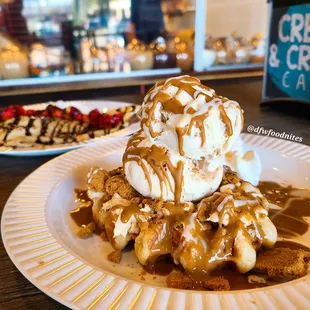 Biscoff Cookie Buttee Waffle w/ 2 scoops of Cookie Butter ice cream