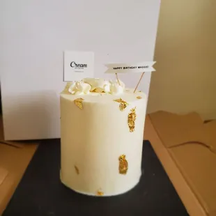 Mini red velvet cake